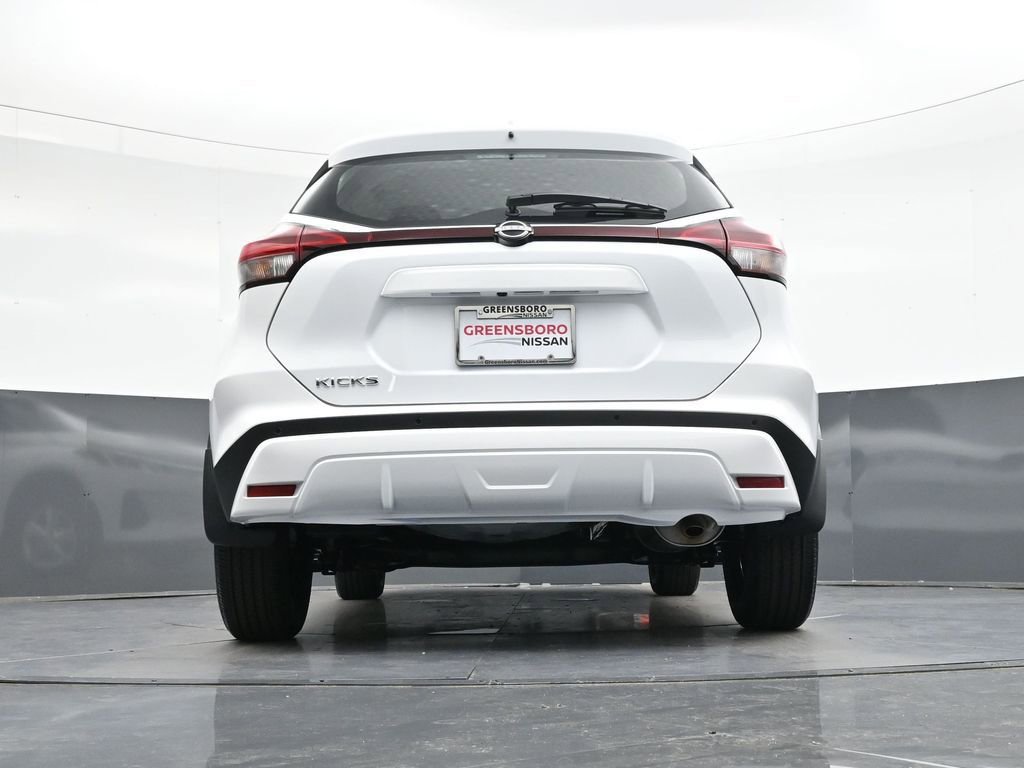 Certified 2025 Nissan Kicks Play S FWD image 33