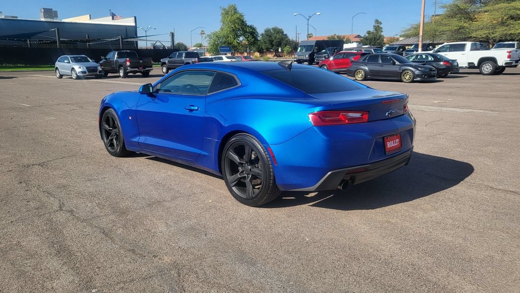 Used 2017 Chevrolet Camaro LT w/ Technology Package RWD image 7