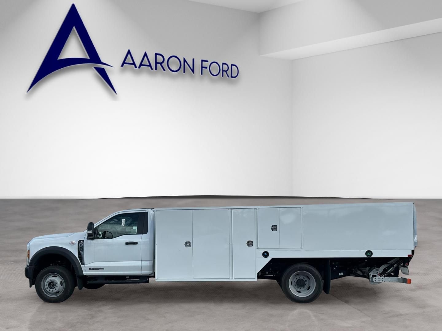 New 2026 Ford F550 4x4 Regular Cab Super Duty image 3