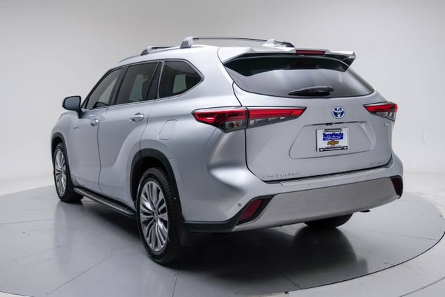 Used 2021 Toyota Highlander Platinum AWD/4WD image 3