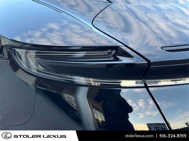 Used 2018 Aston Martin DB11 Coupe image 11