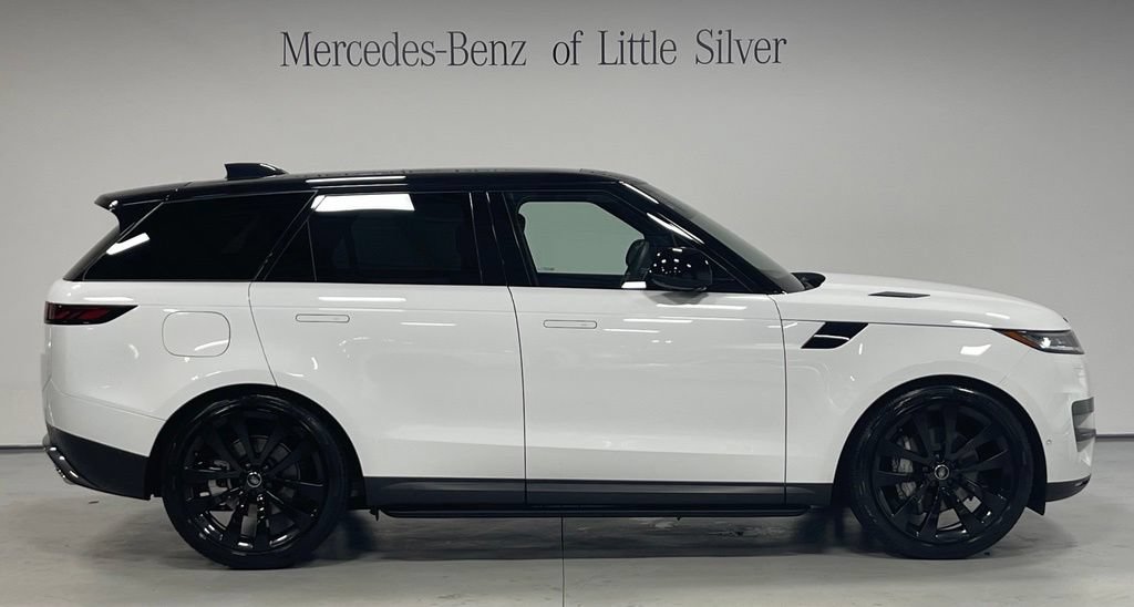 Used 2025 Land Rover Range Rover Sport SE AWD/4WD image 7