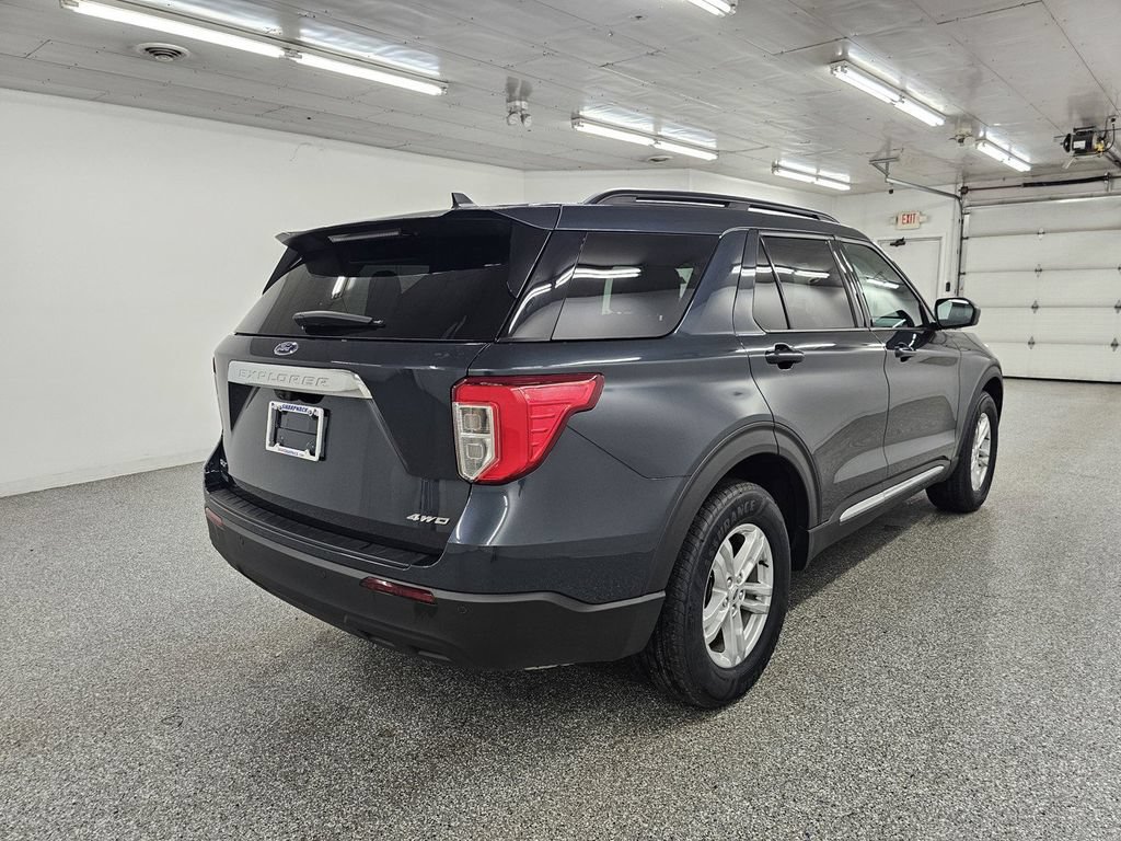 Used 2023 Ford Explorer XLT AWD/4WD image 4