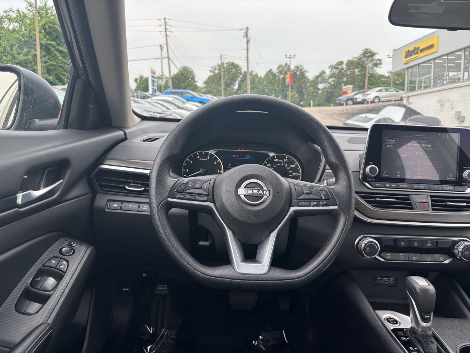 Used 2025 Nissan Altima 2.5 SV FWD image 33