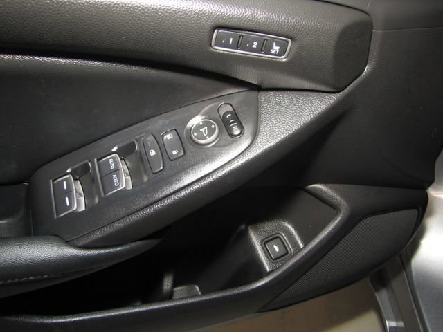 Used 2022 Honda Accord EX-L image 12