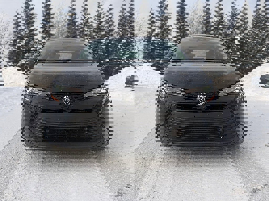 Used 2024 Toyota Corolla LE image 2