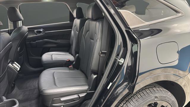 Used 2022 Kia Sorento SX image 24