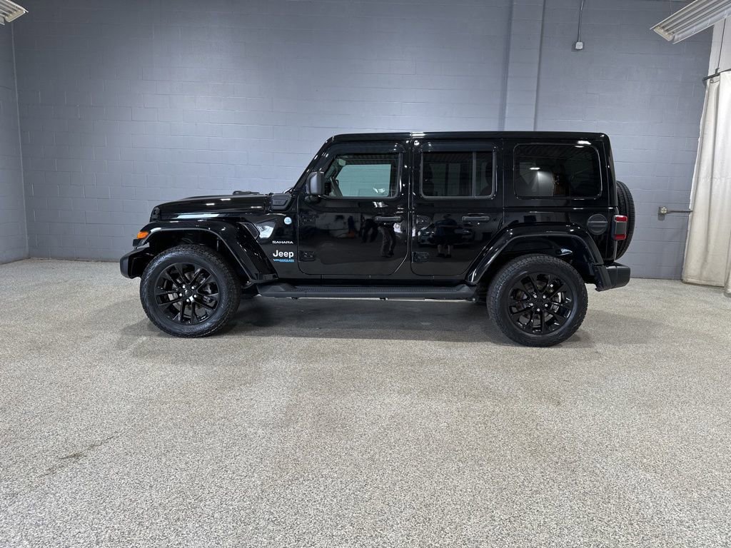 Used 2021 Jeep Wrangler Unlimited Sahara w/ Cold Weather Group AWD/4WD image 5
