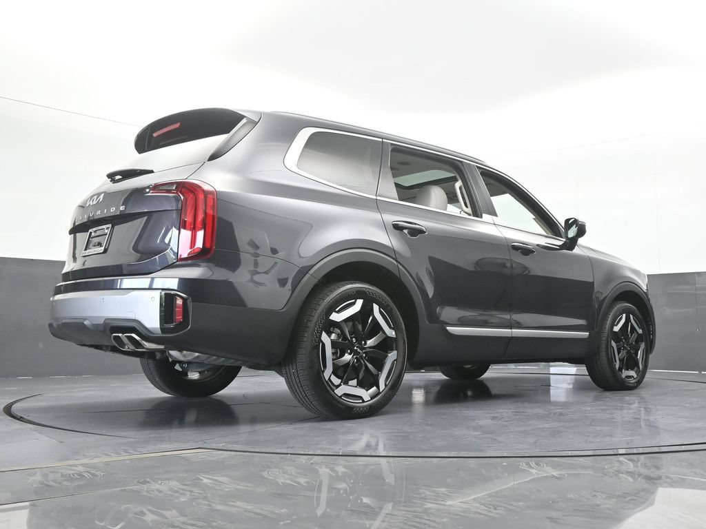 Used 2025 Kia Telluride S FWD image 62