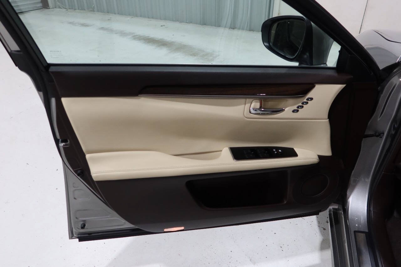 Used 2018 Lexus ES 350 w/ Luxury Package w/Wood Trim FWD image 33