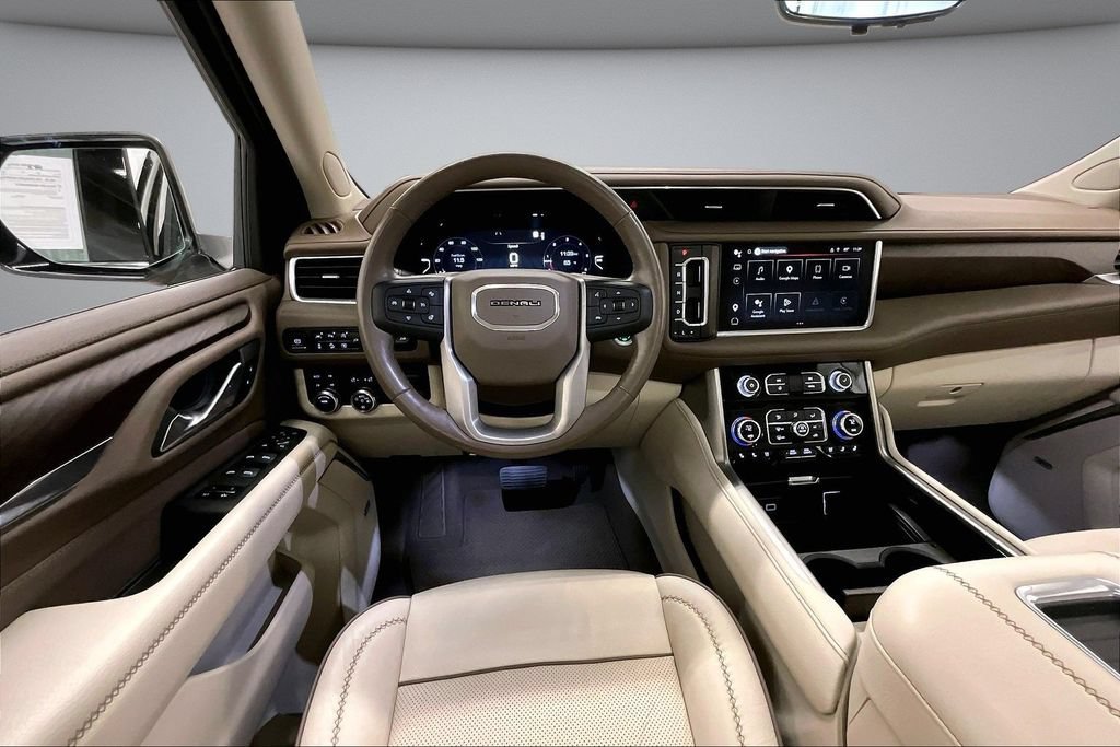 Used 2022 GMC Yukon Denali w/ Denali Premium Package AWD/4WD image 8