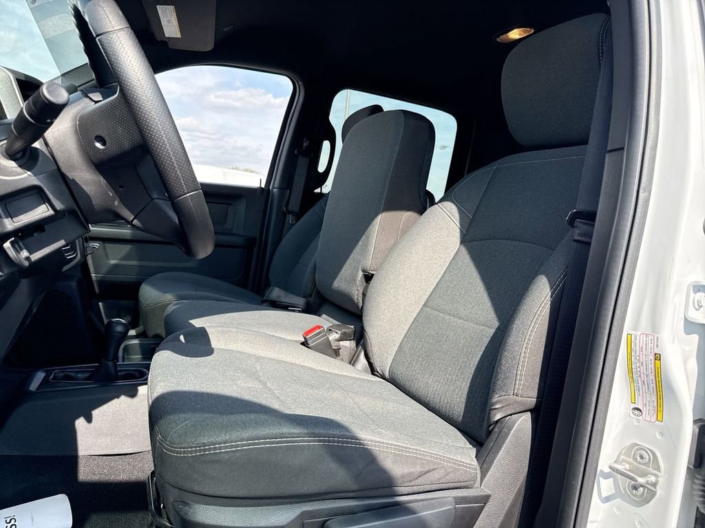 Used 2024 RAM 3500 Tradesman w/ Chrome Appearance Group AWD/4WD image 11