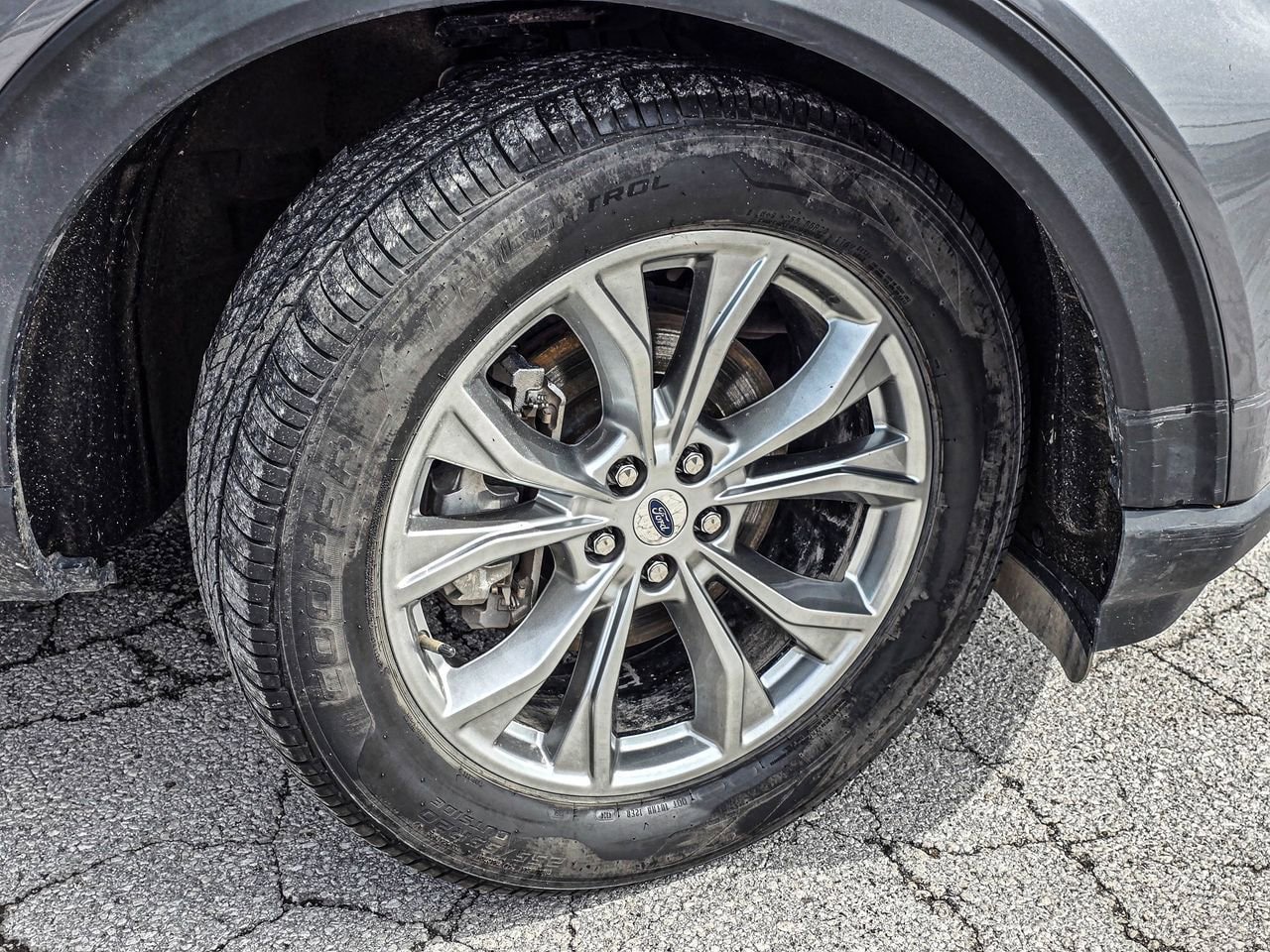 Used 2022 Ford Explorer Limited w/ Equipment Group 301A AWD/4WD image 9
