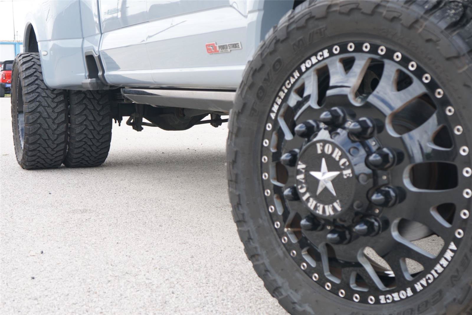 Used 2024 Ford F450 Limited w/ FX4 Off-Road Package AWD/4WD image 2