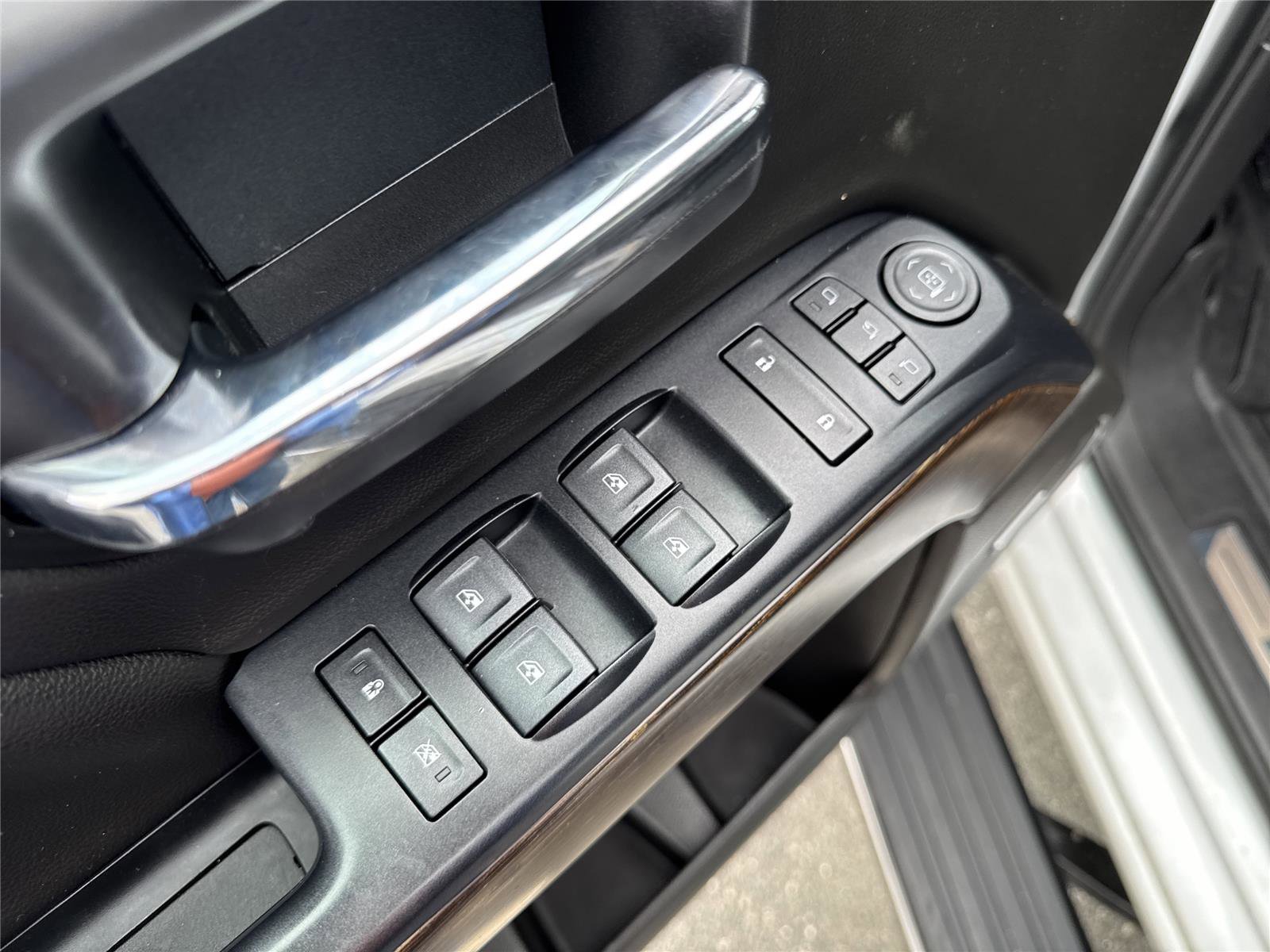 Used 2018 GMC Sierra 1500 Denali AWD/4WD image 13