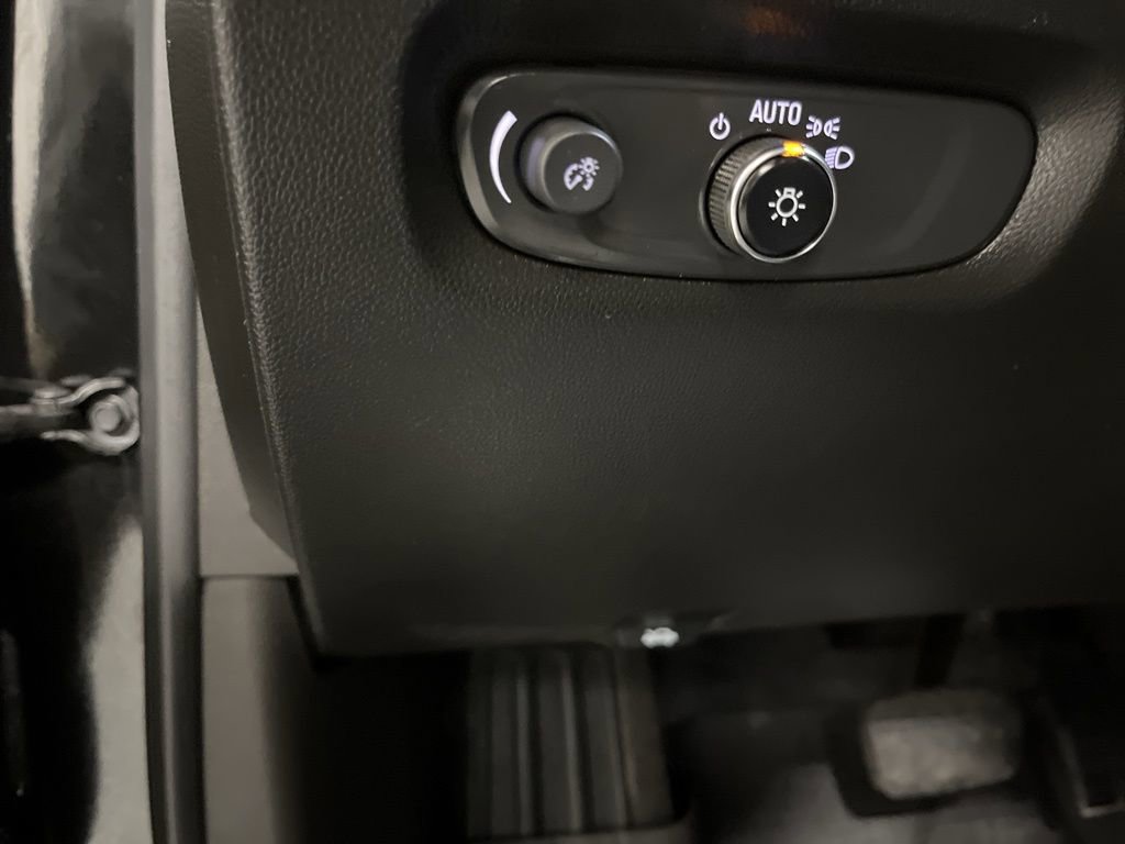 Certified 2022 Chevrolet Traverse Premier w/ Redline Edition image 16