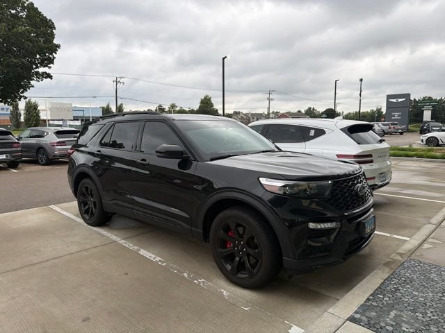 Used 2024 Ford Explorer ST w/ Technology Package AWD/4WD image 3