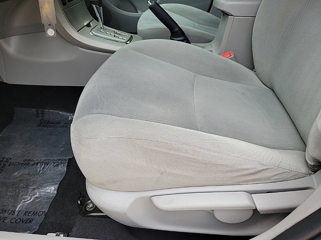 Used 2011 Toyota Corolla LE FWD image 12