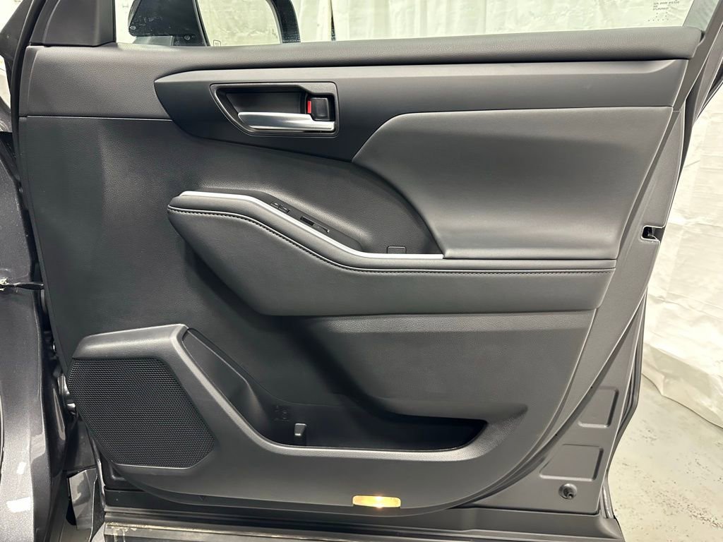 Used 2025 Toyota Highlander XSE image 61