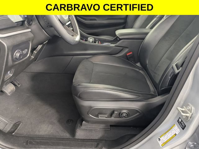 Used 2024 Jeep Grand Cherokee L Altitude RWD image 11