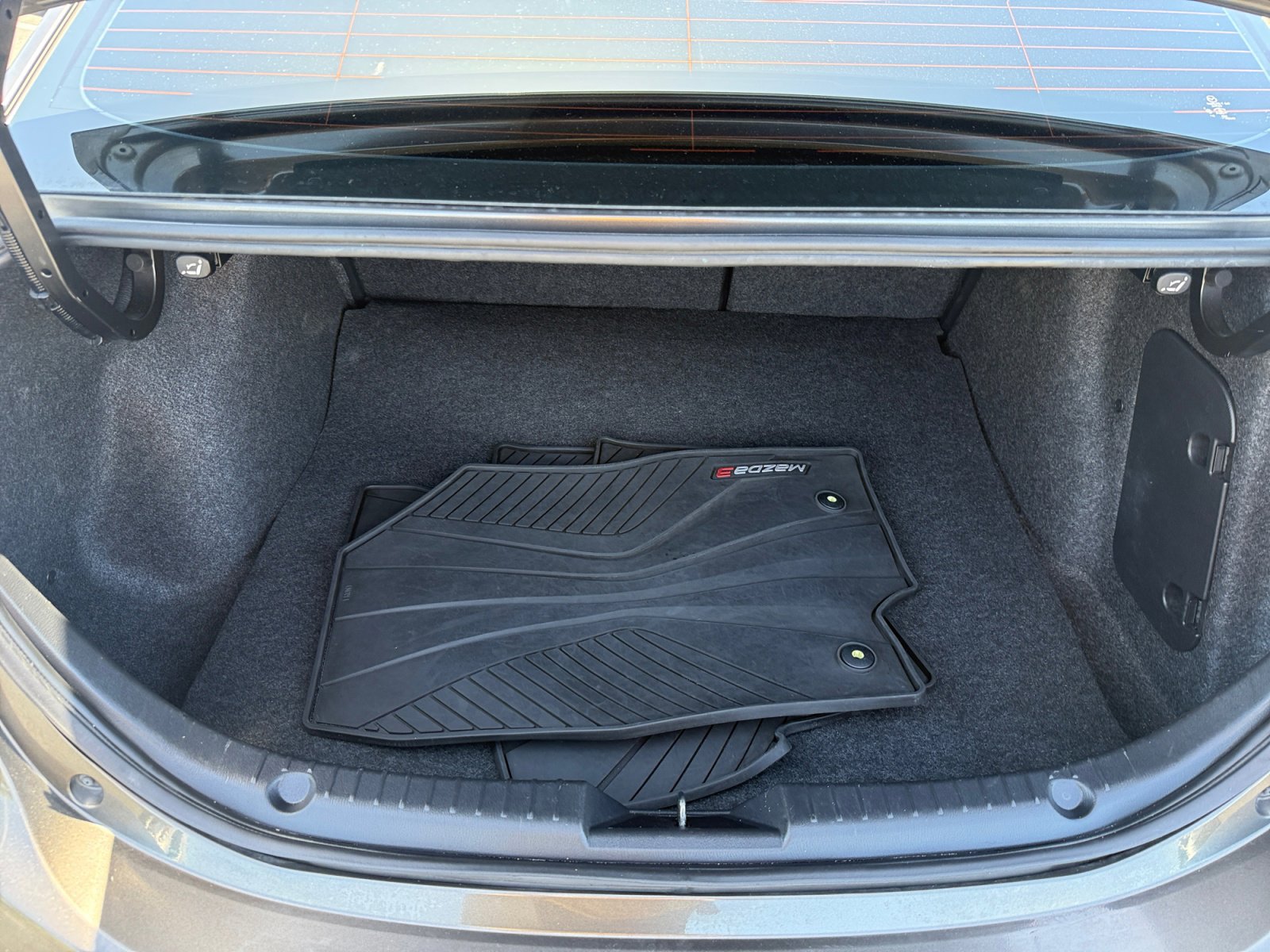 Used 2015 MAZDA MAZDA3 i Touring FWD image 17