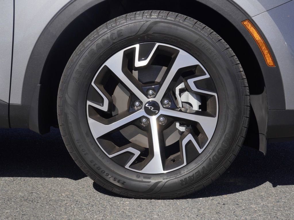 Used 2024 Kia Sportage EX image 10