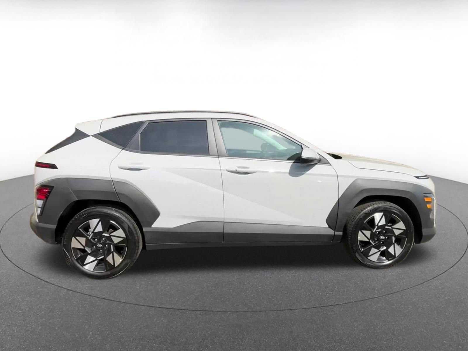 Used 2025 Hyundai Kona SEL image 16