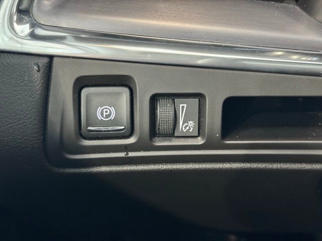 Used 2017 Cadillac XT5 Luxury w/ Driver Awareness Package image 35