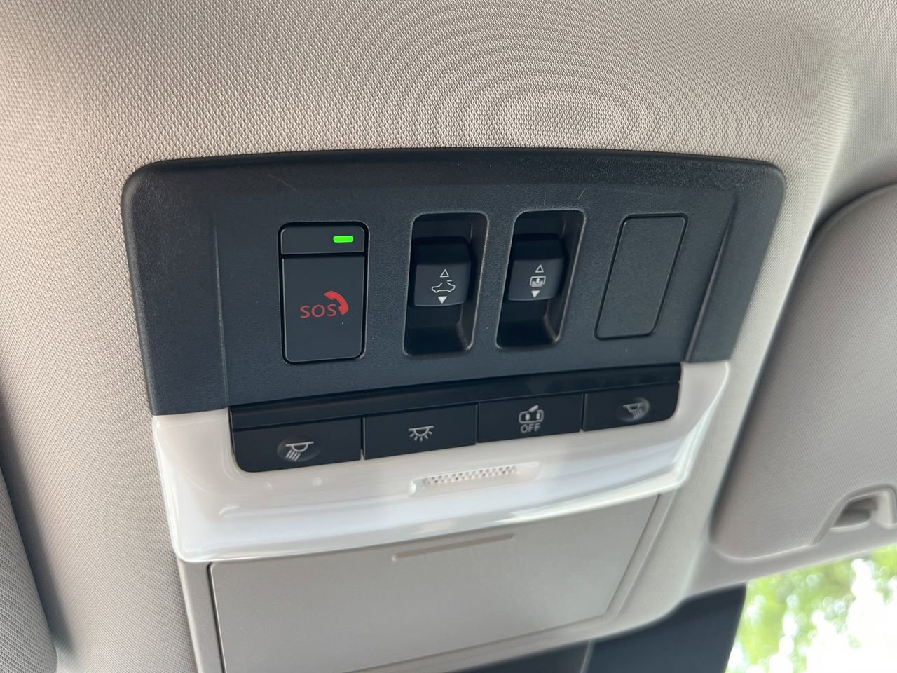 Certified 2025 Nissan Pathfinder Platinum w/ Cargo Package AWD/4WD image 24