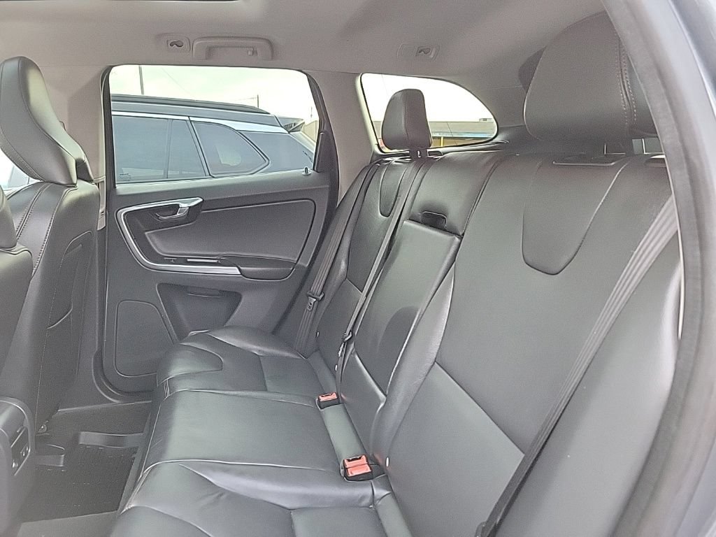 Used 2017 Volvo XC60 T6 Dynamic w/ Climate Package AWD/4WD image 12