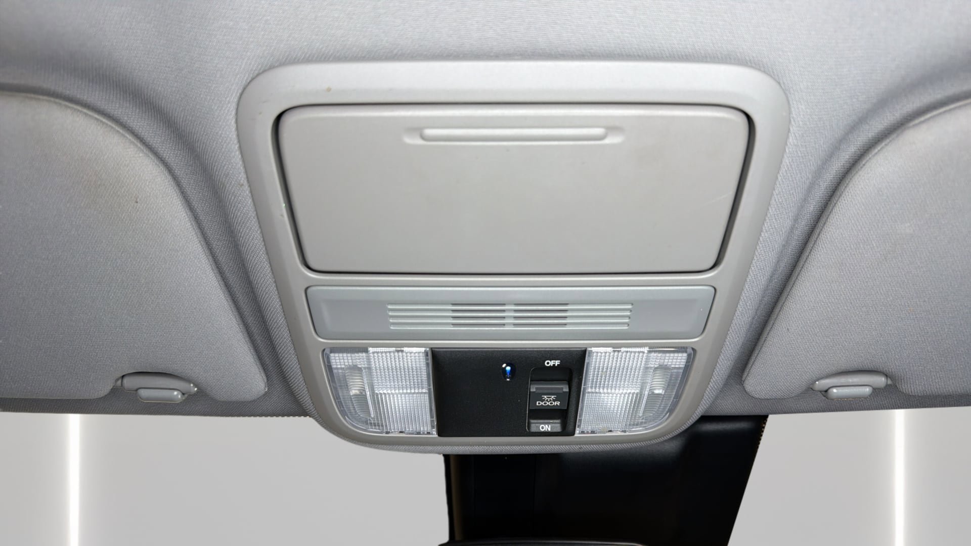 Used 2018 Honda Odyssey EX image 18