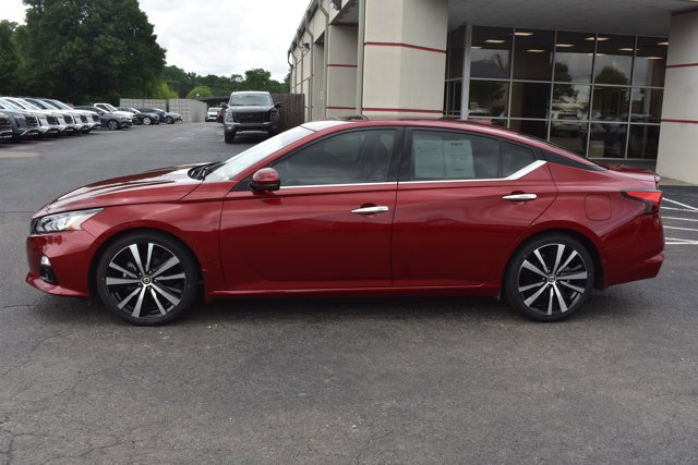Used 2020 Nissan Altima 2.5 Platinum FWD image 10