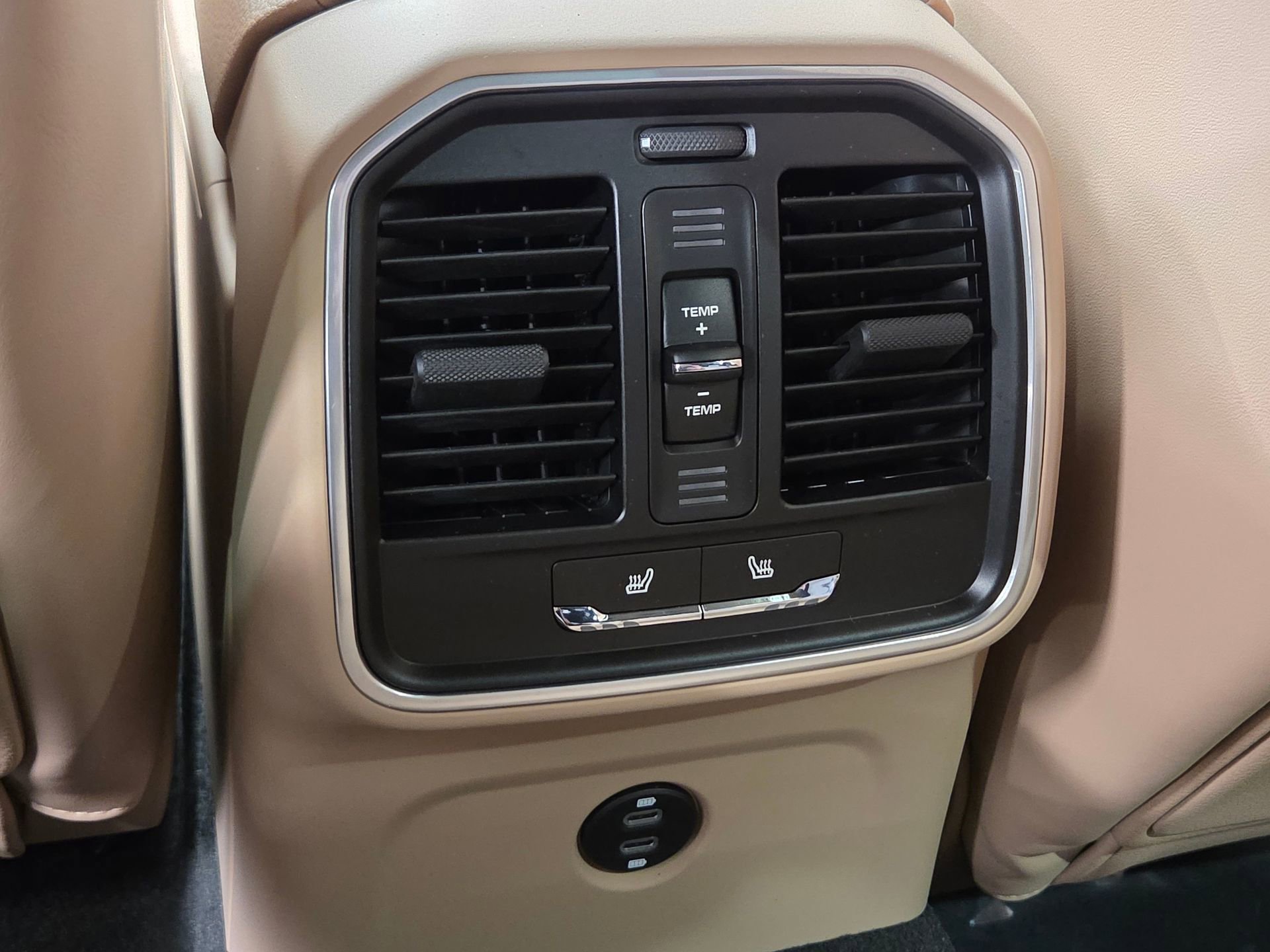 New 2026 Porsche Macan AWD/4WD image 12
