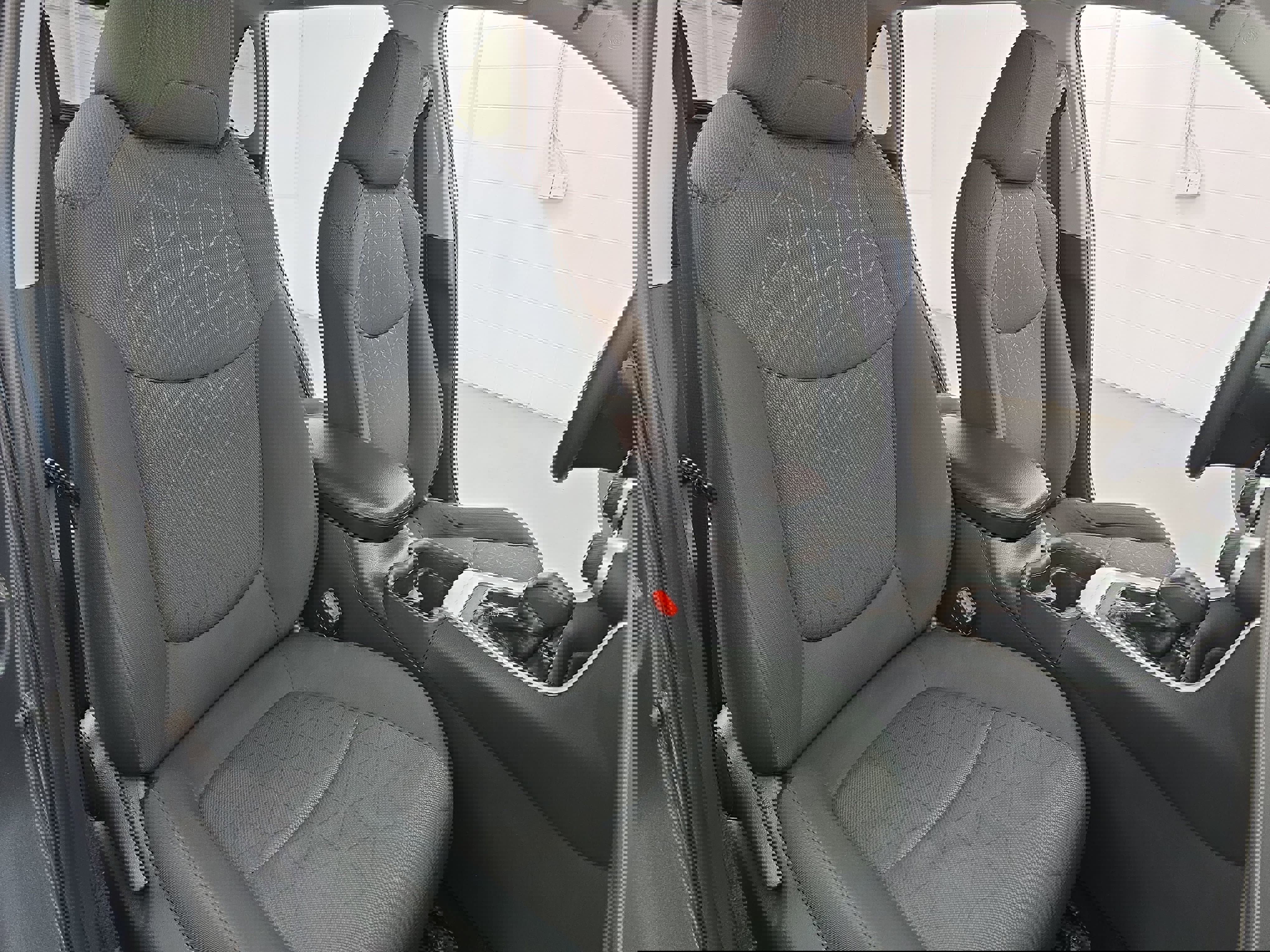 Used 2021 Toyota RAV4 XLE image 10