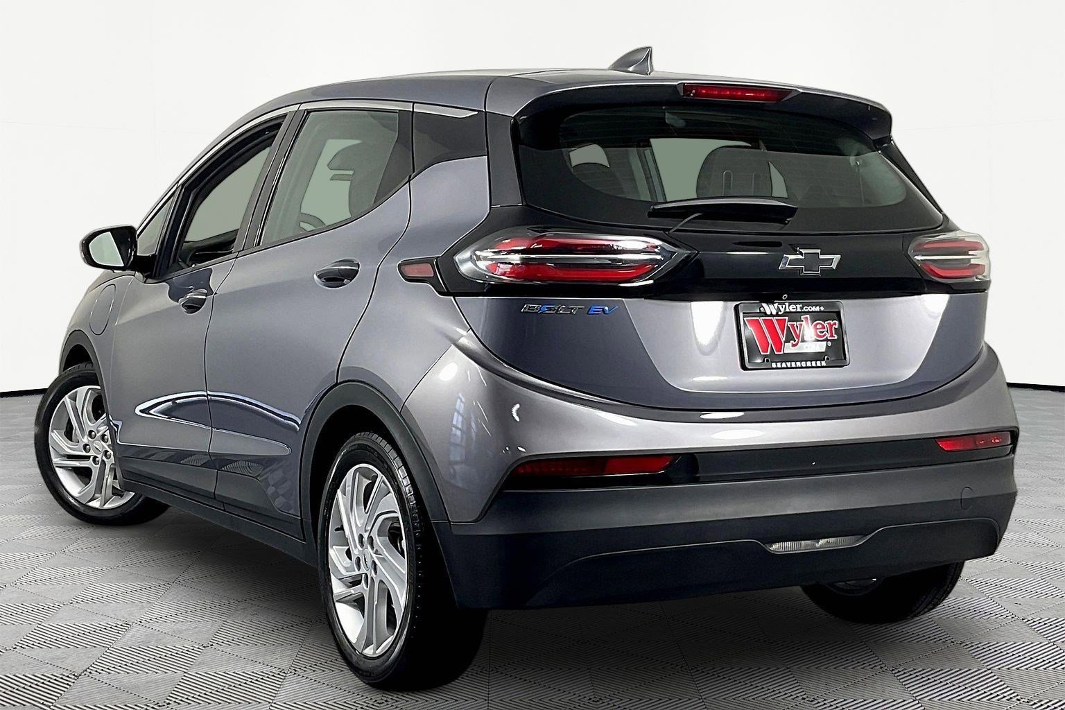 Used 2022 Chevrolet Bolt LT FWD image 4
