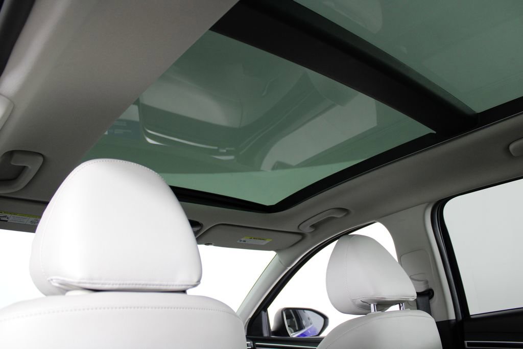 Certified 2022 Hyundai Tucson Limited w/ Cargo Package image 24