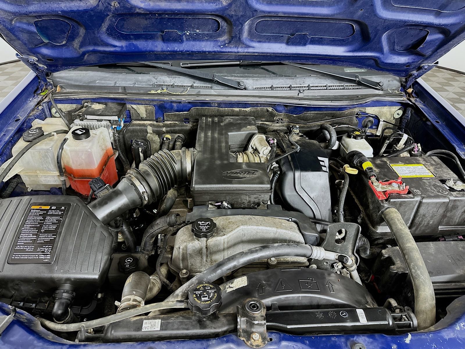 Used 2011 GMC Canyon SLE image 27