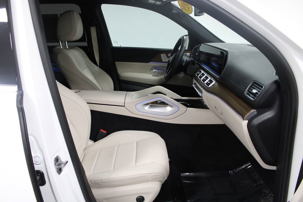 Used 2025 Mercedes-Benz GLS 450 4MATIC image 25