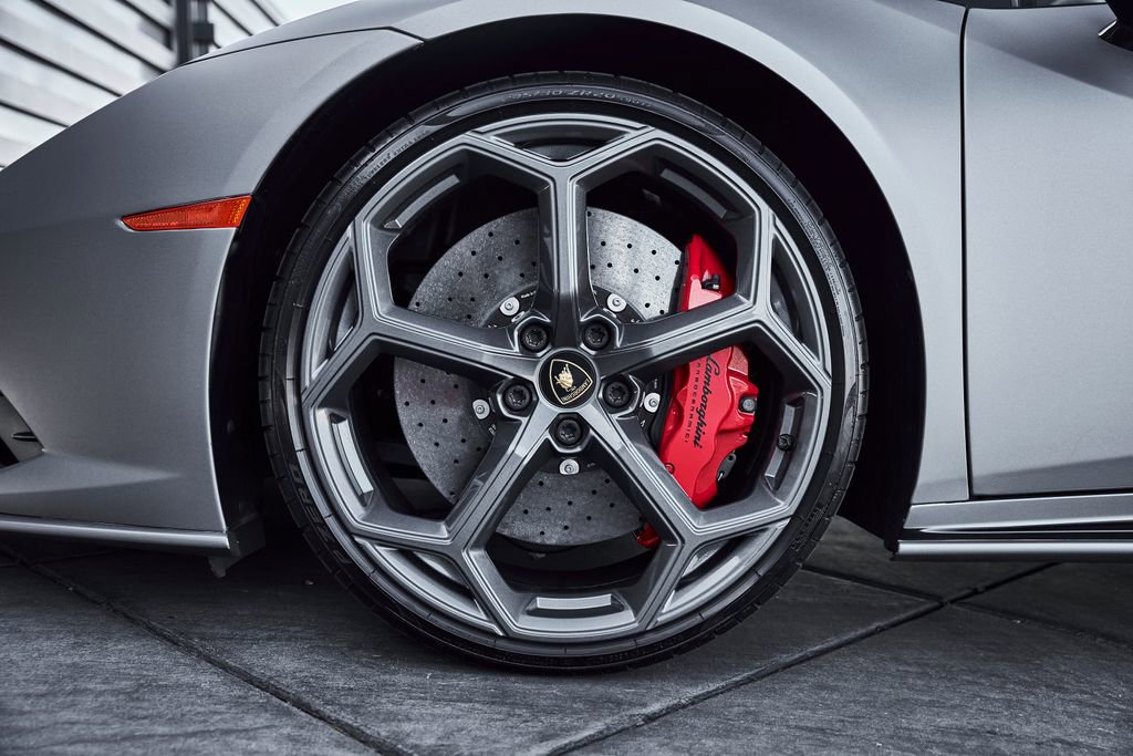 Used 2023 Lamborghini Huracan EVO image 3