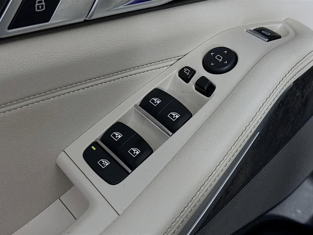 Used 2022 BMW X5 xDrive40i AWD/4WD image 30