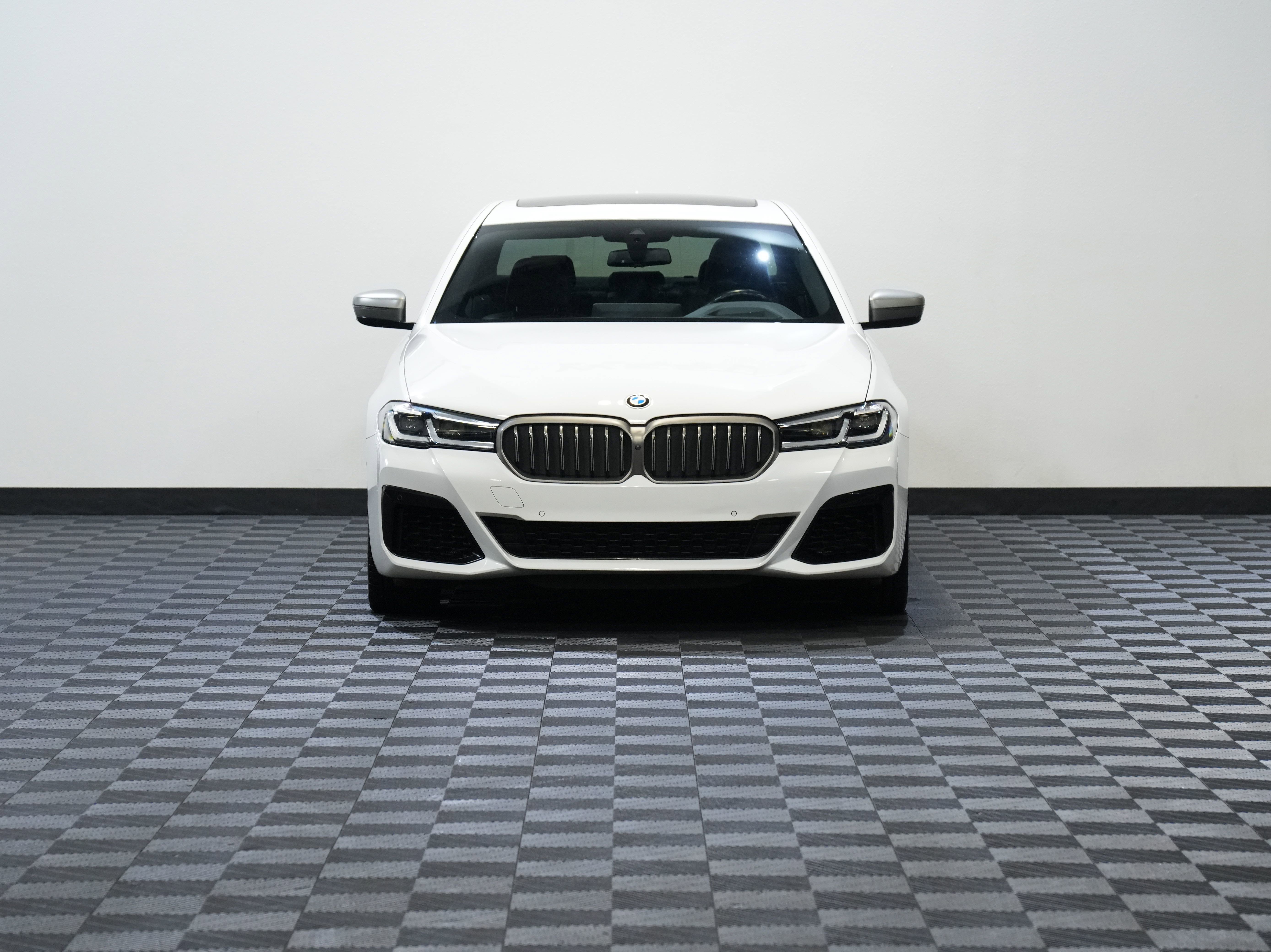 Used 2021 BMW M550i xDrive w/ Executive Package AWD/4WD image 4