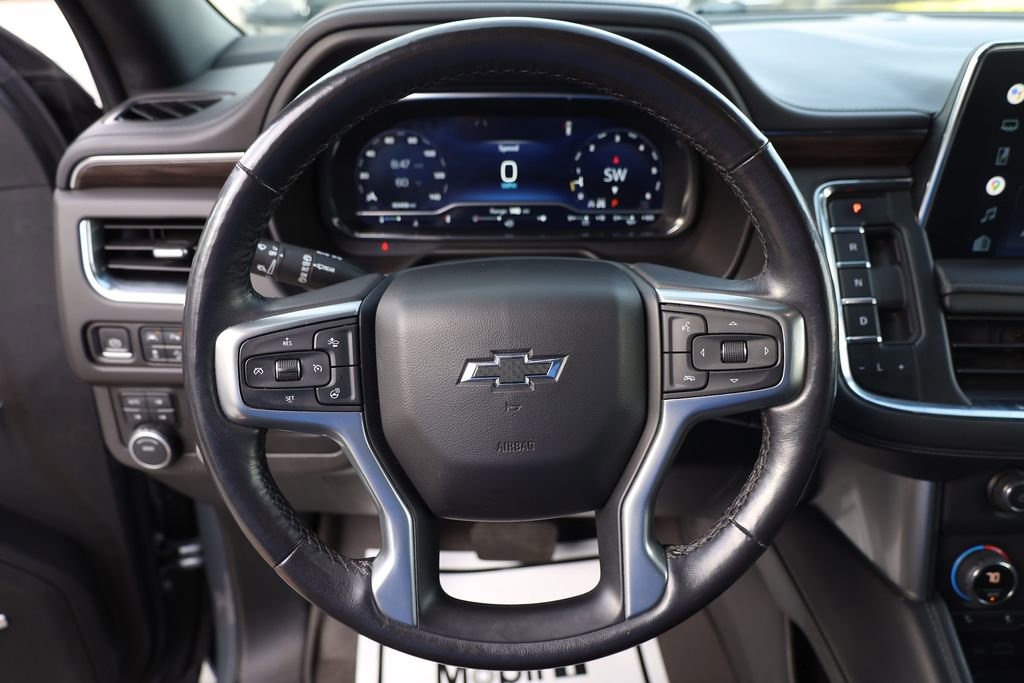 Used 2022 Chevrolet Suburban Z71 w/ Luxury Package AWD/4WD image 13