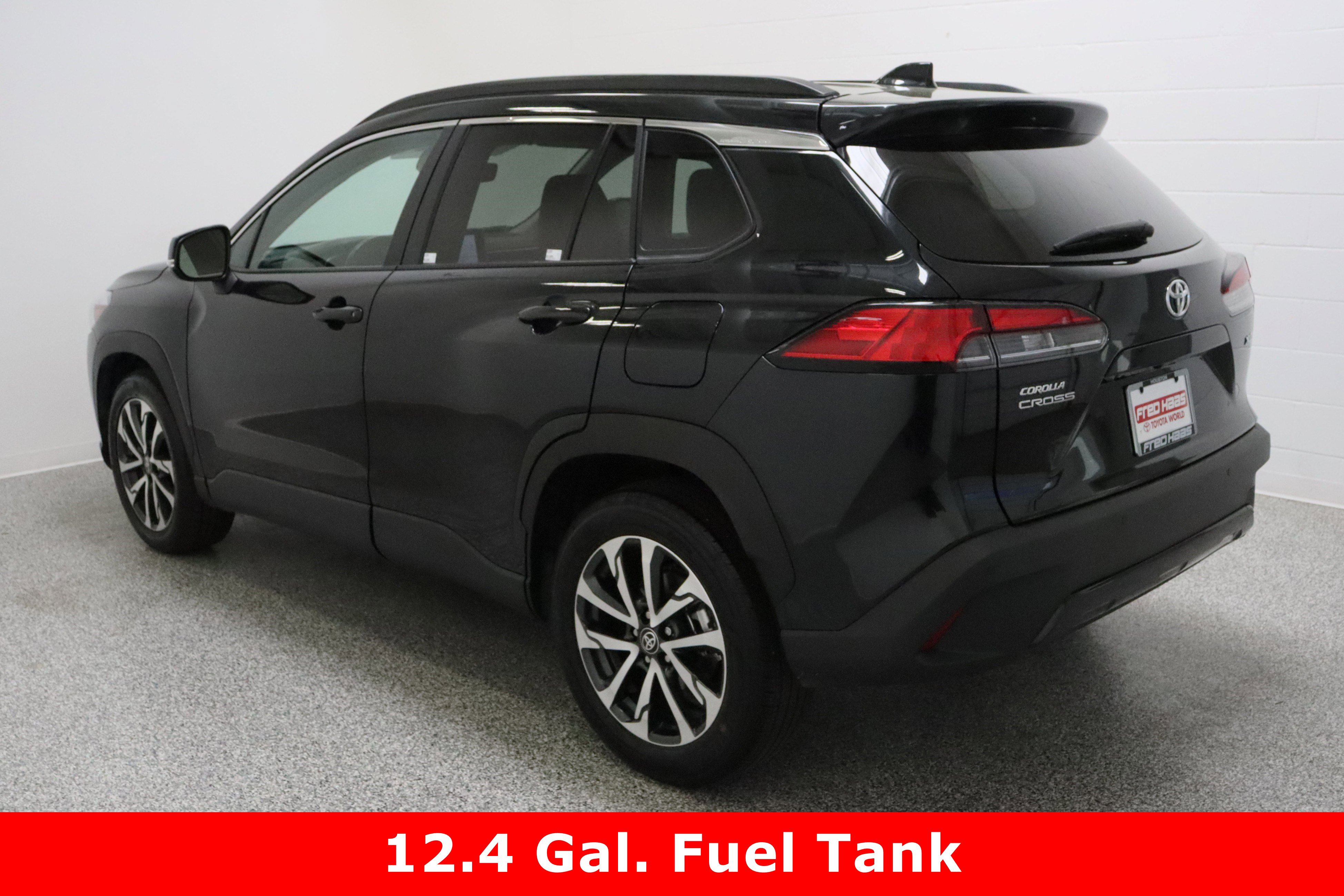 Used 2025 Toyota Corolla Cross XLE image 9