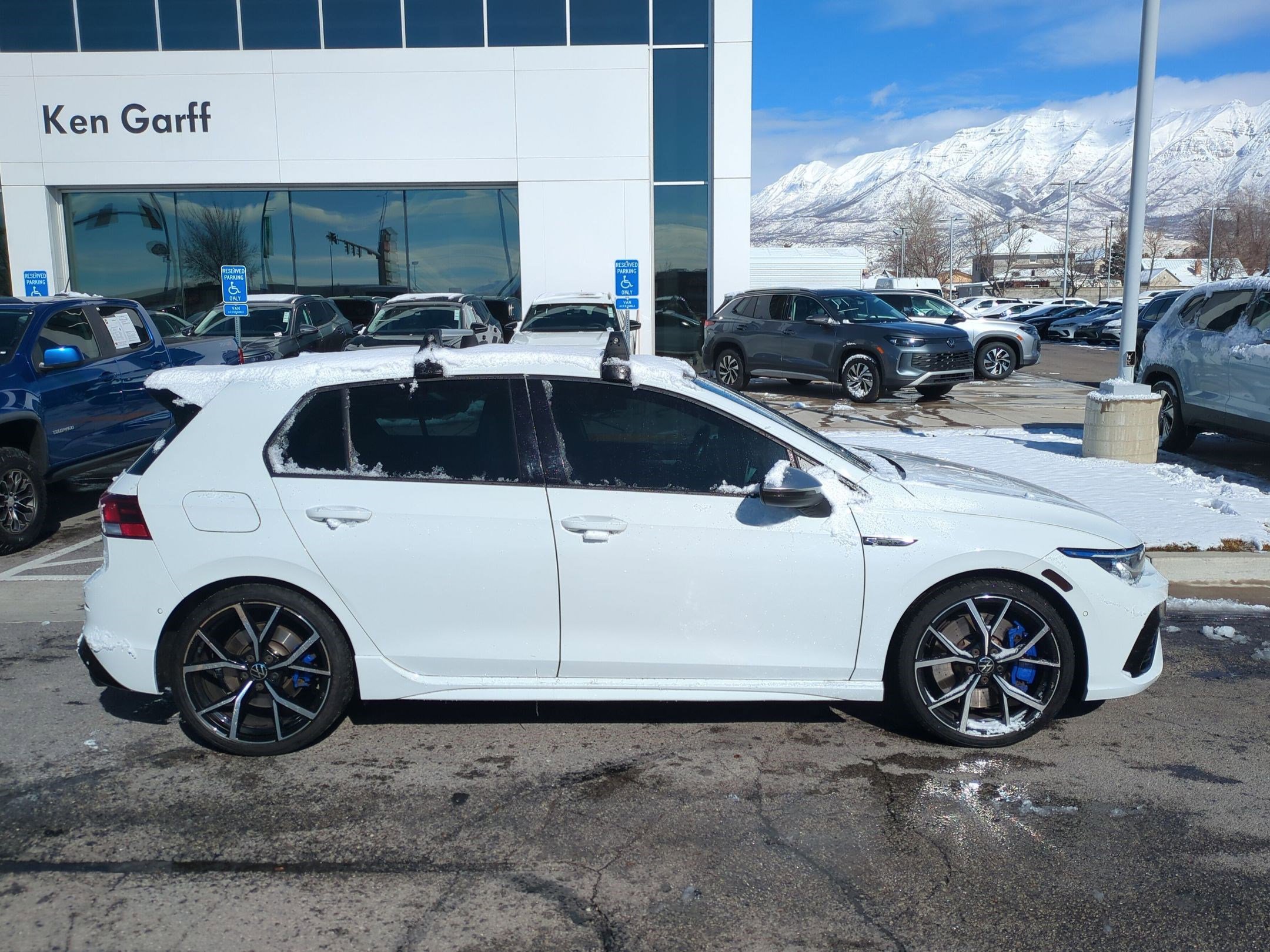 Used 2022 Volkswagen Golf R image 2