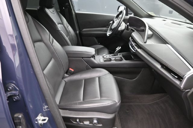 Certified 2025 Cadillac XT4 Premium Luxury FWD image 10