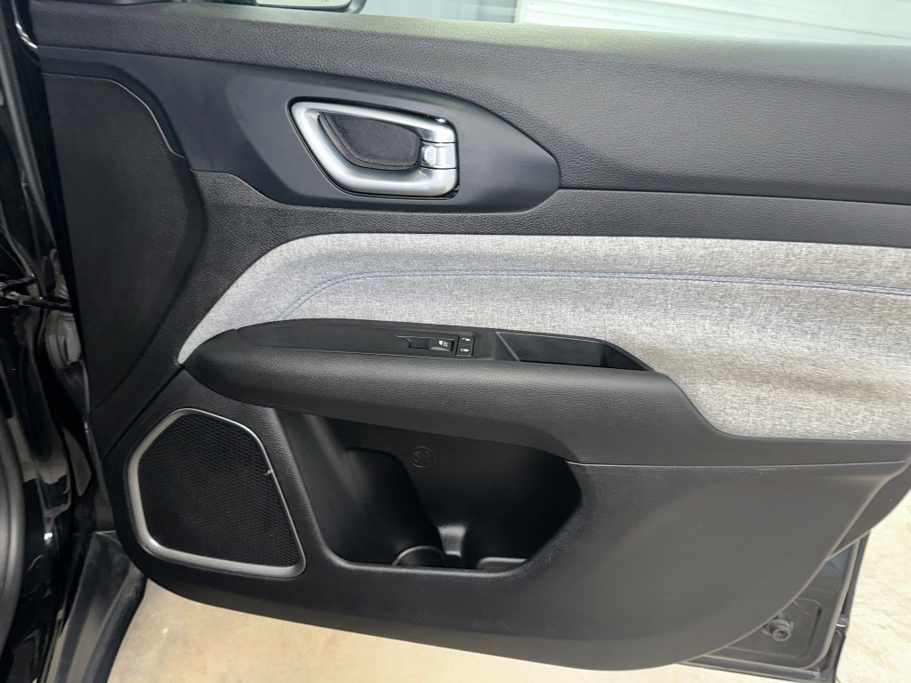 Used 2022 Jeep Compass Latitude w/ Convenience Group image 30