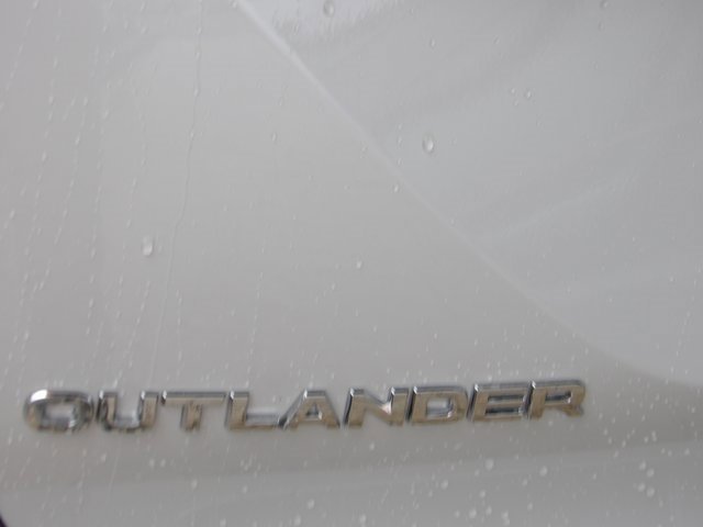 New 2025 Mitsubishi Outlander SEL Black Edition image 8