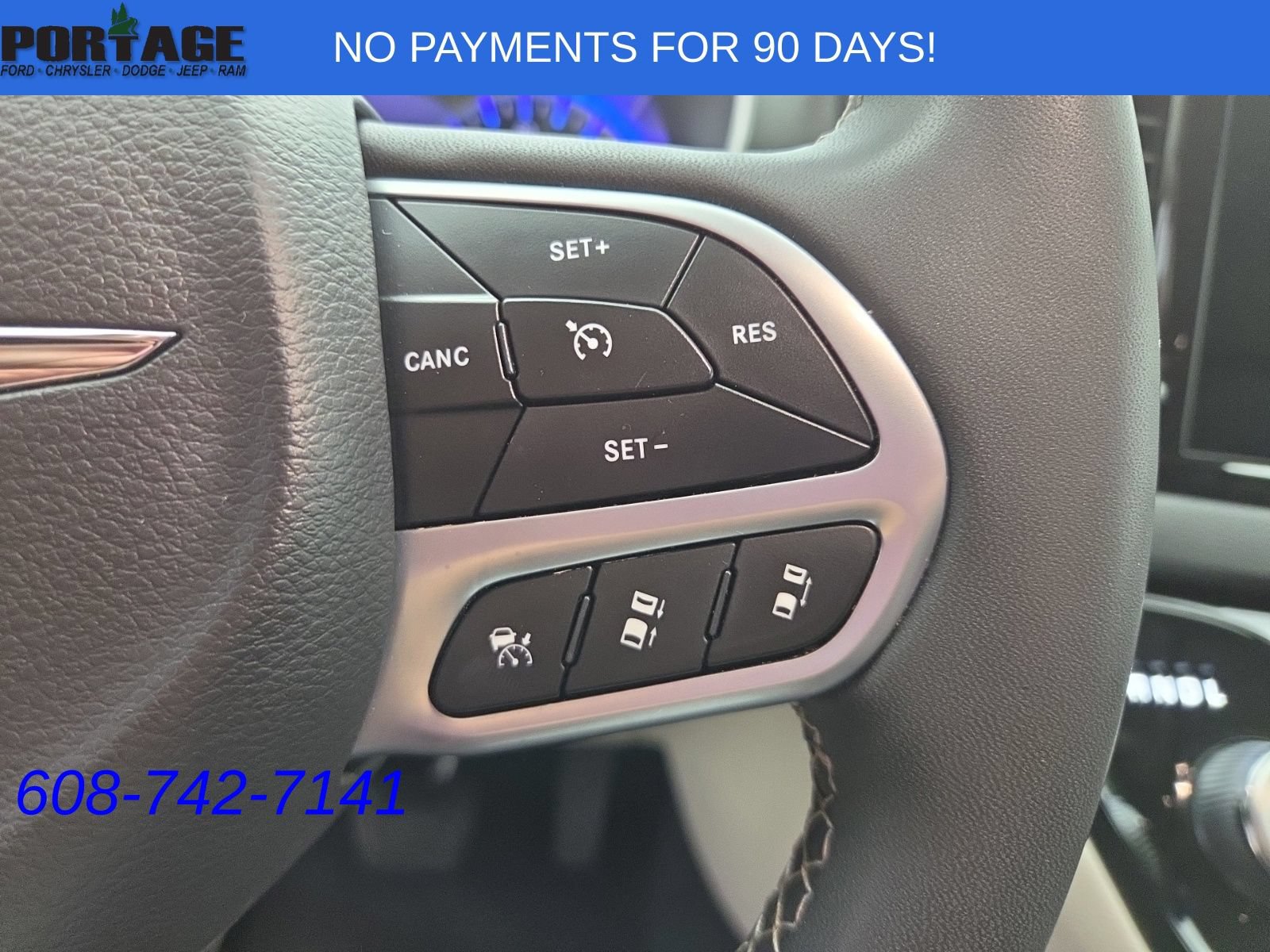Used 2023 Chrysler Pacifica Touring-L FWD image 19