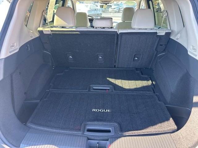 Used 2023 Nissan Rogue SL w/ SL Premium Package image 28