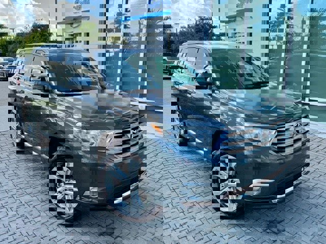 Used 2013 Toyota Highlander Limited image 1